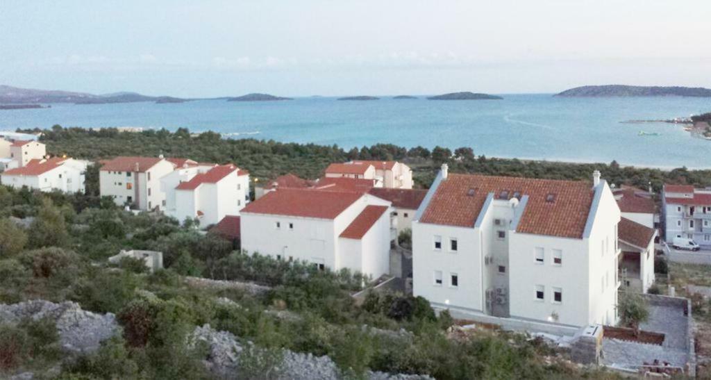 שיבניק Apartmani Nina מראה חיצוני תמונה